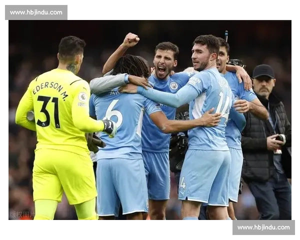 曼城铁卫阿克喜迎二胎！妻子凯利诞下千金，全家晒照报喜