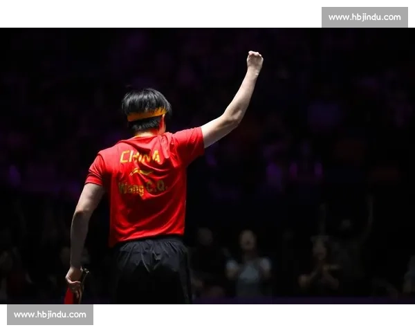 王楚钦首登Wallpaper封面：当冠军之手遇见千年匠心